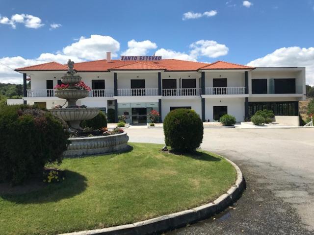 Restaurante Residencial Pizzaria S. Estevao Aguiar da Beira Exterior foto